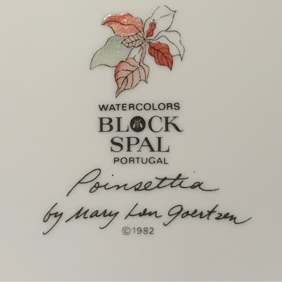 Block Spal Set of 2 Watercolors Poinsettia Salad/Dessert Plates - Picture 3 of 5